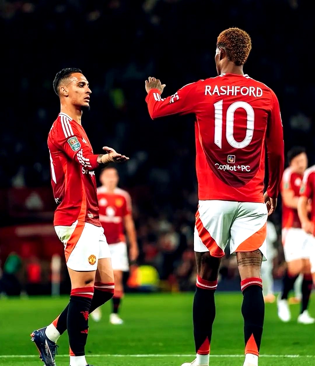 赛地聚焦——荷甲集结日热度飙升，曼城伤情更新，引发热议，球探报告显示潜力