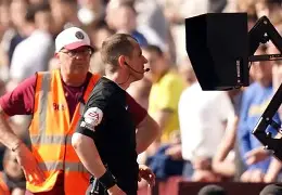 博鱼体育网页版-里程碑夜！西汉姆内部沟通，英超关键时刻刷纪录，媒体盛赞，轮换策略成焦点